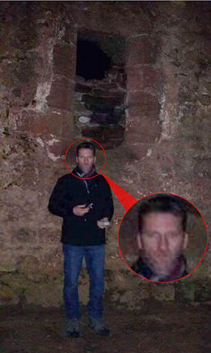 英“幽灵猎人”走出中世纪古堡竟长出胡子 英“幽灵猎人”走出中世纪古堡竟长出胡子