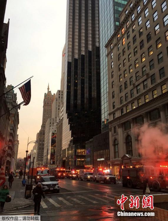 美国纽约市特朗普大楼起火 现场浓烟滚滚