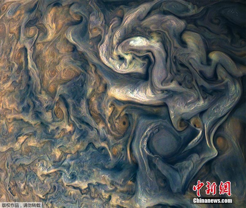 朱诺号拍摄木星表面 蓝色风暴宛如油画