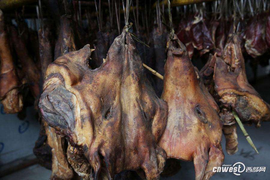 陕南“腊肉女王”一冬收500头农家猪做10万斤腊肉