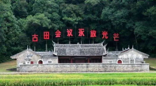 习近平向全军老同志祝贺新春 奏响新时代强军梦