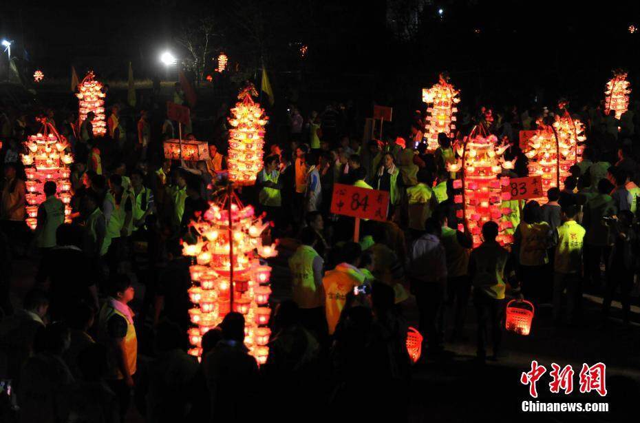 福建连城芷溪花灯——“纸包火”的奇迹