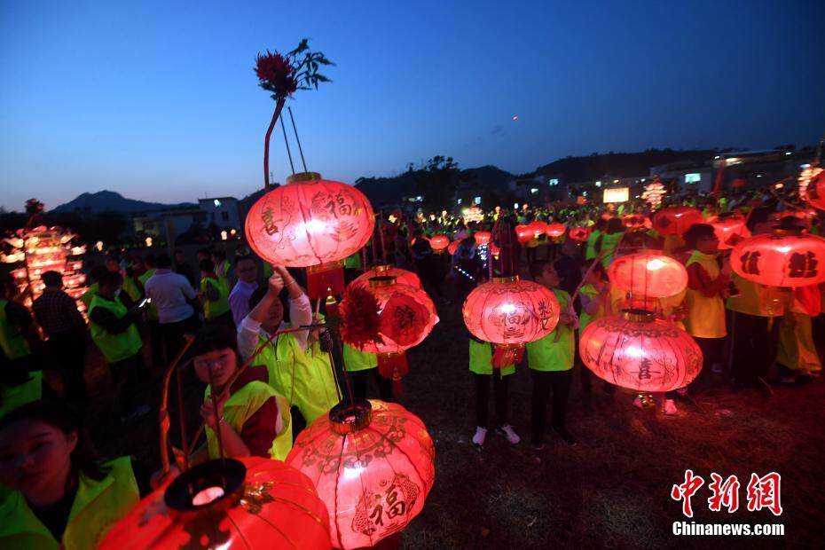 福建连城芷溪花灯——“纸包火”的奇迹