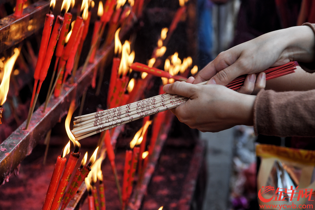 大年初一头柱香祈福新年