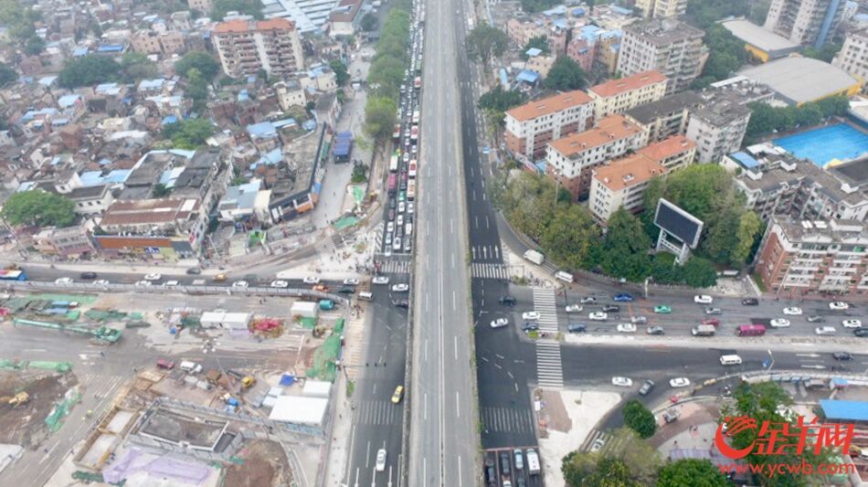 图为2019年4月18日,花地立交被拆除前的场景