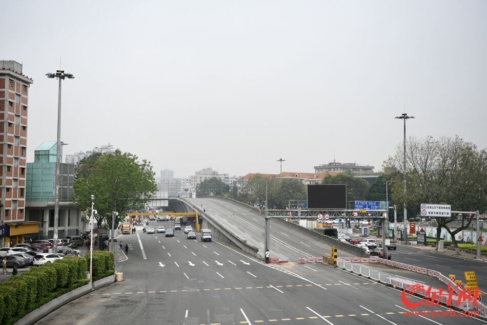 图为2019年4月18日,花地立交被拆除前的场景