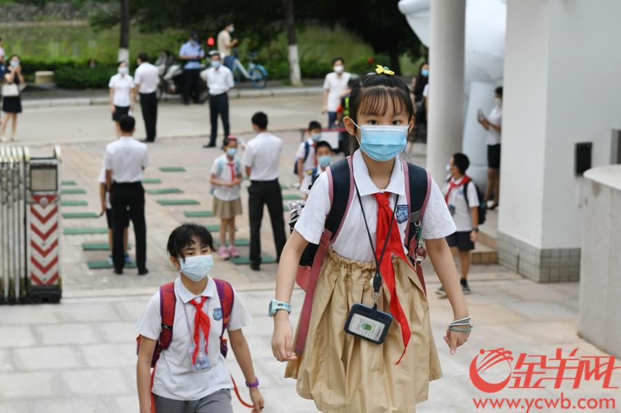 2020年5月25日,广州小学一,二,三年级的学生返校复课,华师附小的学生