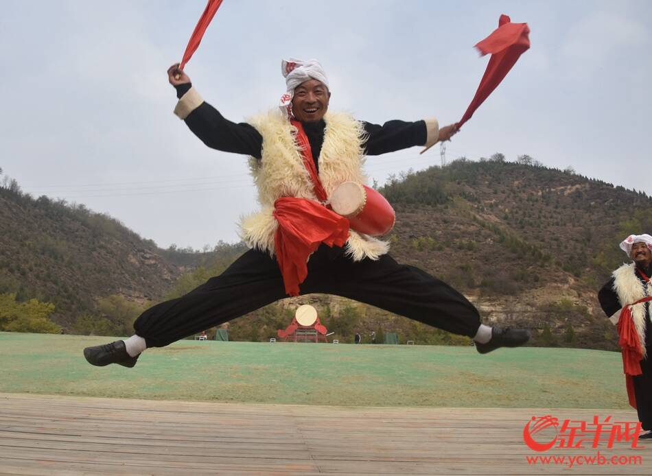 文化村启动仪式在延安市安塞区西营"陕北信天游"文化村隆重举950_694