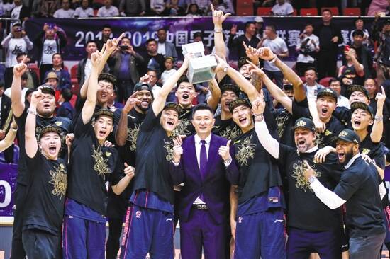 4比0总比分胜出 广东队9夺cba总冠军!