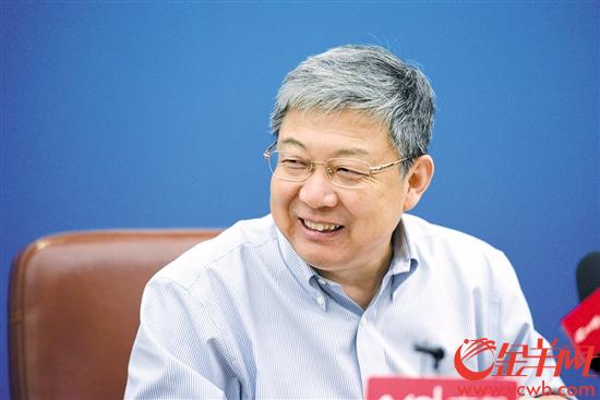 李清泉深大校长图片