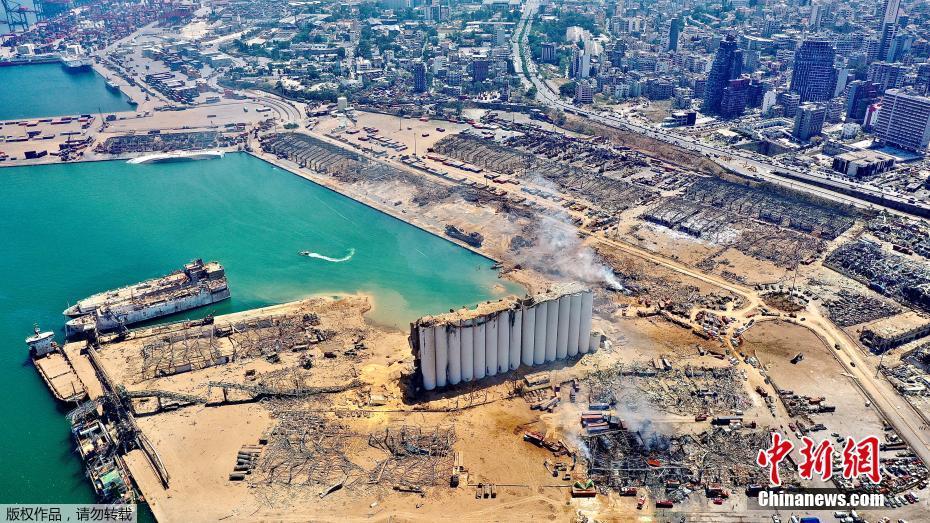 黎巴嫩首都爆炸前后对比港口炸出豁口周围夷为平地