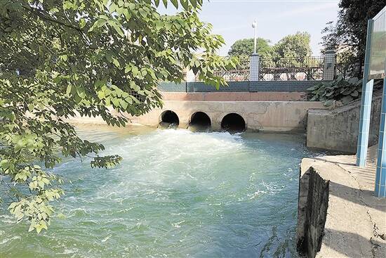 广州利用污水处理厂再生水,为河涌补水 通讯员供图(资料图)