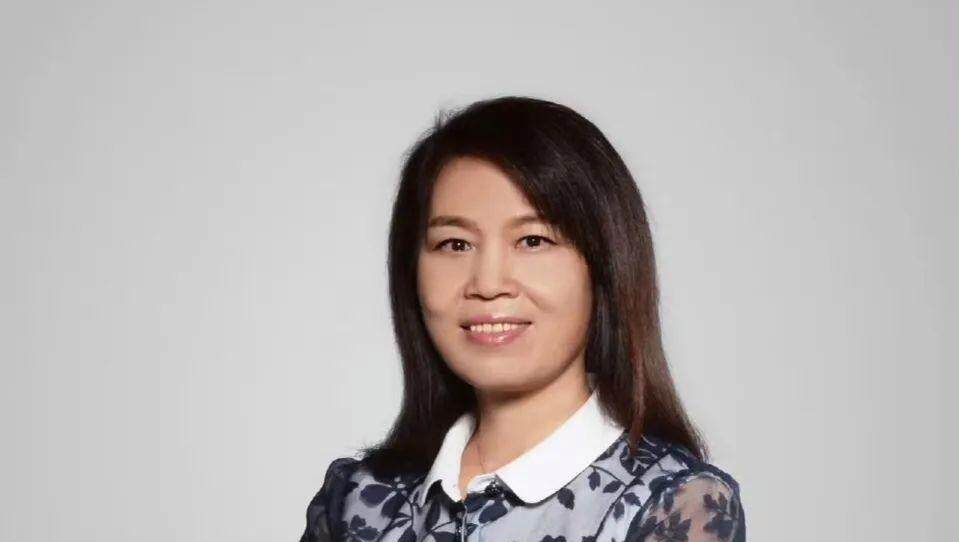 身家440亿！大学女副校长成陕西首富，29岁学霸女儿已任高管