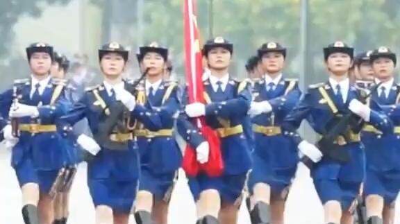 飒！广东医科大学女子国旗护卫队风雨砺剑