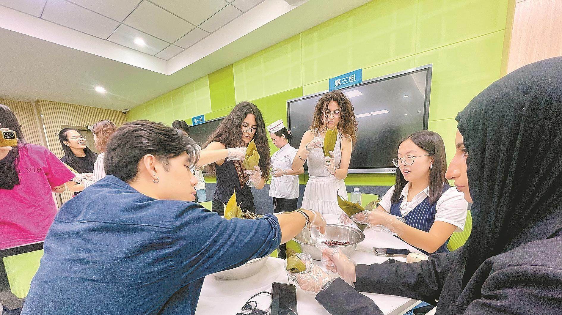 在穗留学生体验端午民俗中的中医智慧