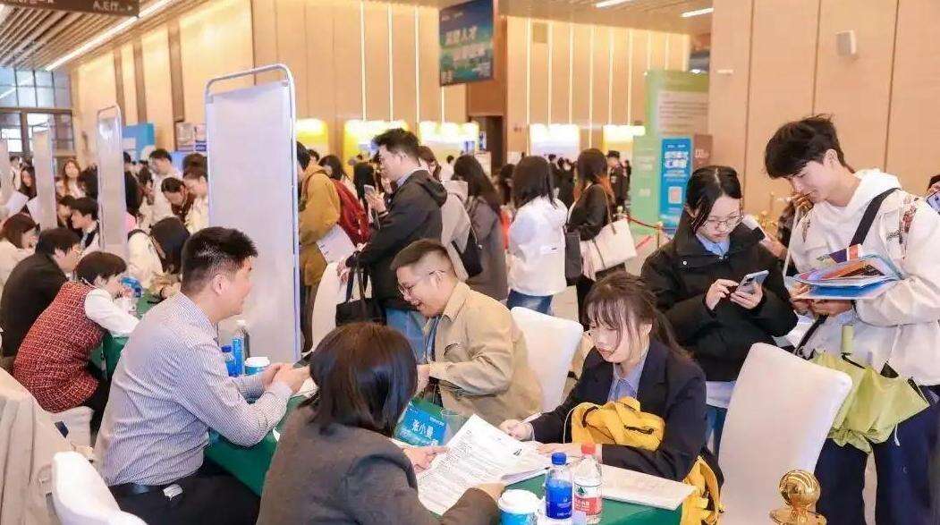 北大骄子与大湾区双向奔赴 百万人才共同选择这片热土